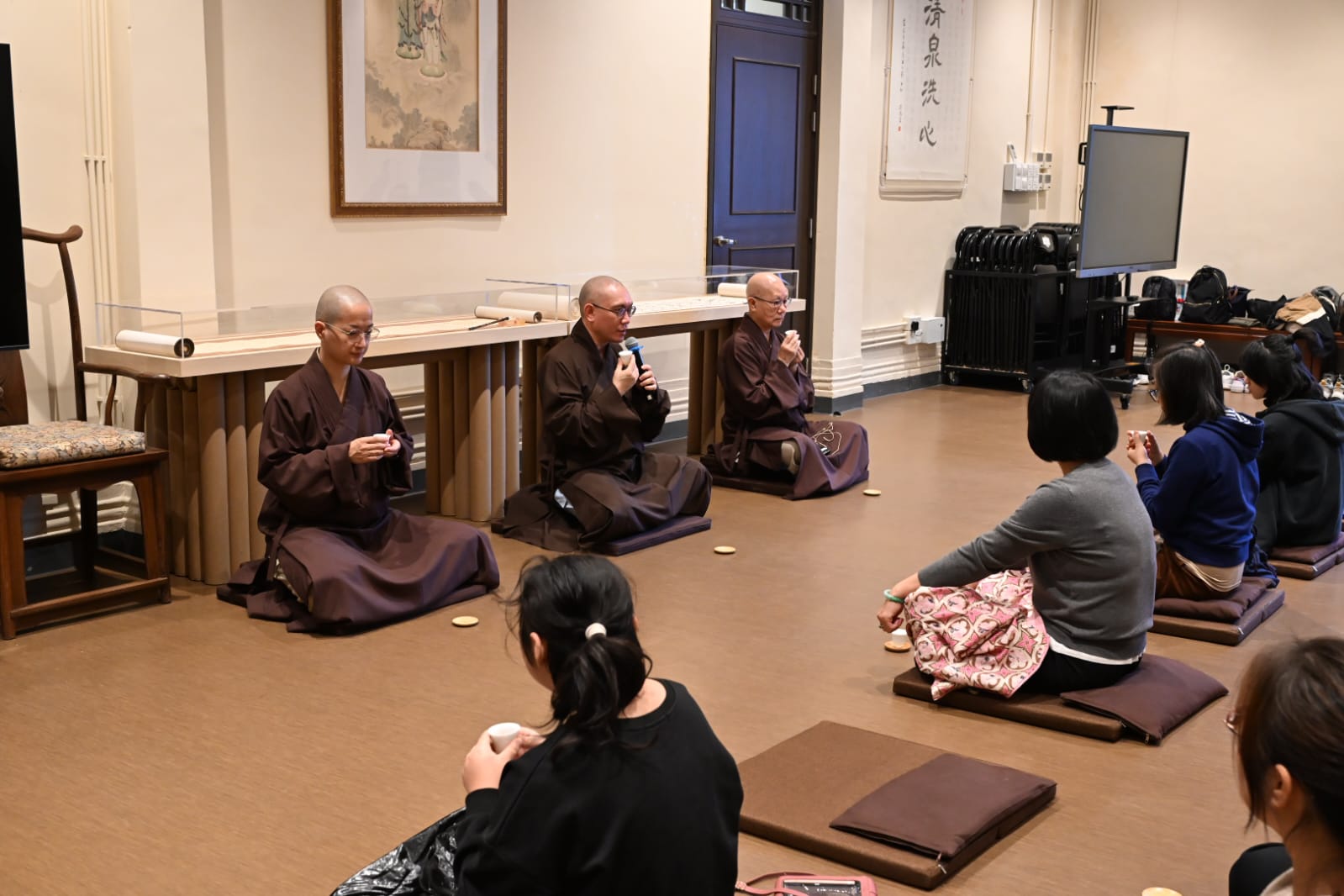 僧徹法師（中）主持茶禪環節